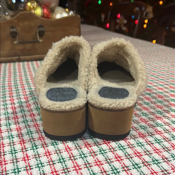 Seychelles Denim Fur Lined Clogs - Picture 5 of 9